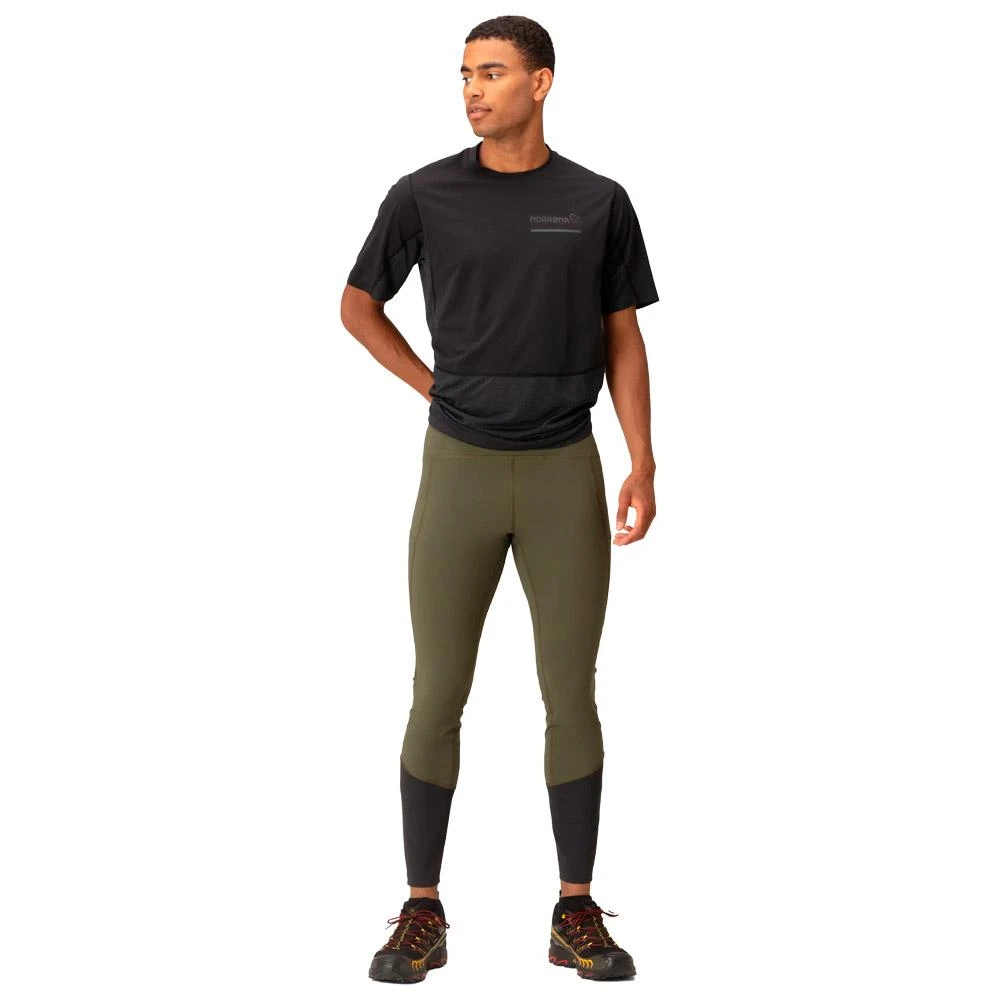 Trail-Leggings Norrona Senja Equaliser Stretch Tights M's Olive Night - Caviar 8 Trail-Leggings Norrona Senja Equaliser Stretch Tights M's Olive Night - Caviar – Bild 6