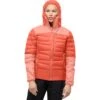 Norrona Falketind Down750 Hood Daunenjacke Damen - Orange Alert/Peach Amber -Norrona norrona falketind down750 hood jacket women orange alert peach amber 1 1460754