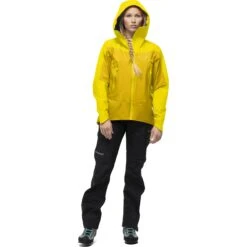 Norrona Falketind Gore-Tex Jacke Damen - Blazing Yellow/Sulphur -Norrona norrona falketind gore tex jacket women blazing yellow sulphur model 1 1399477