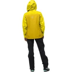 Norrona Falketind Gore-Tex Jacke Damen - Blazing Yellow/Sulphur -Norrona norrona falketind gore tex jacket women blazing yellow sulphur model 2 1399478