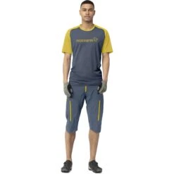 Norrona Fjørå Equaliser Lightweight T-Shirt Herren - Sulphur/Vintage Indigo 10 Norrona Fjørå Equaliser Lightweight T-Shirt Herren - Sulphur/Vintage Indigo -Norrona norrona fjora equaliser lightweight t shirt men sulphur vintage indigo model 1 1399611