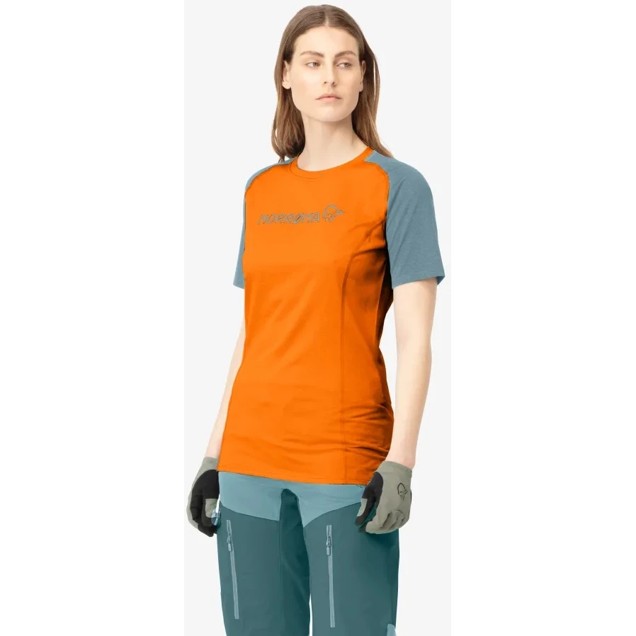 Norrona Fjørå Equaliser Lightweight T-Shirt Damen - Orange Popsicle/Tourmaline 6 Norrona Fjørå Equaliser Lightweight T-Shirt Damen - Orange Popsicle/Tourmaline – Bild 4
