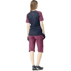 Norrona Fjørå Equaliser Lightweight T-Shirt Damen - Violet Quartz/Indigo Night -Norrona norrona fjora equaliser lightweight t shirt women violet quartz indigo night model 2 1399600