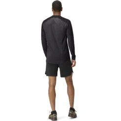 Norrona Senja Equaliser Lightweight Langarmshirt Herren - Caviar 11 Norrona Senja Equaliser Lightweight Langarmshirt Herren - Caviar -Norrona norrona senja equaliser lightweight long sleeve men caviar model 2 1399852