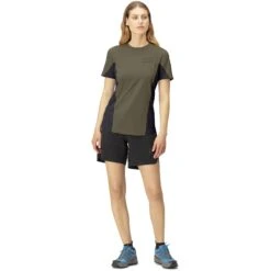 Norrona Senja Equaliser Lightweight T-Shirt Damen - Olive Night 10 Norrona Senja Equaliser Lightweight T-Shirt Damen - Olive Night -Norrona norrona senja equaliser lightweight t shirt women olive night model 1 1399843
